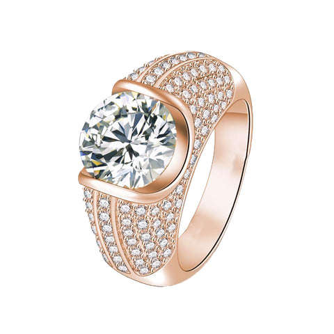 Bague de fiançailles remplie de diamants💎