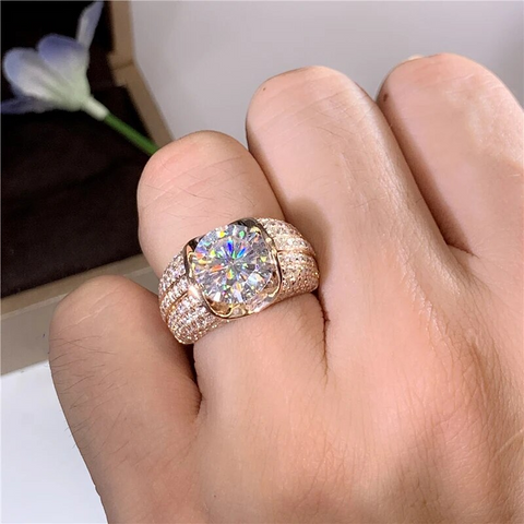 Bague de fiançailles remplie de diamants💎