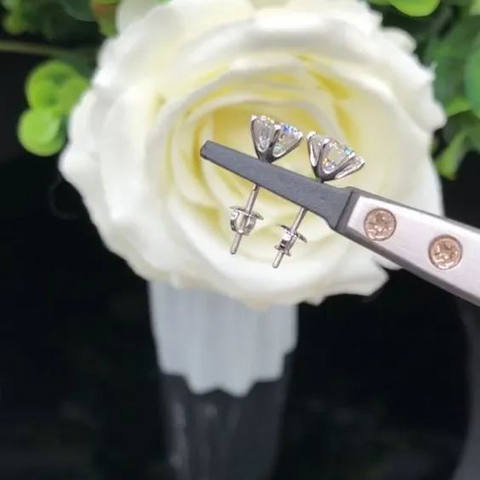 Hermès Screw Back Stud Earrings - 1 Carat Moissanite Diamond 💎