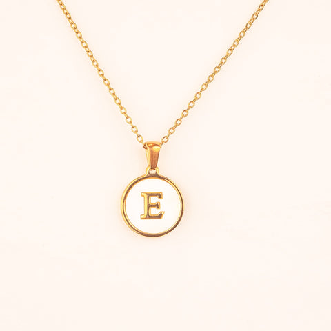 HeyCuzi Collier avec lettres en coquillage blanc 