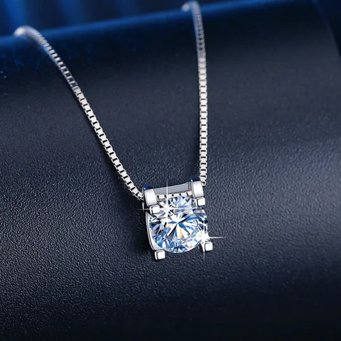 Strassie™ Diamond Moissanite Pendant 💎 - Sterling Silver s925