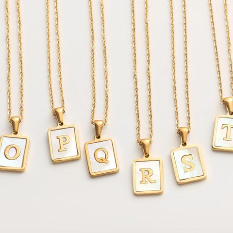 HeyCuzi Collier avec lettres en coquillage blanc 